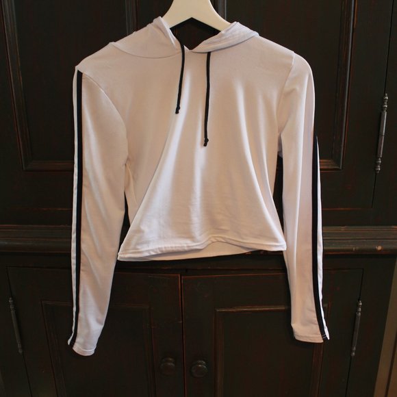 Cropped Armed Striped Hoodie - Picture 2 of 3